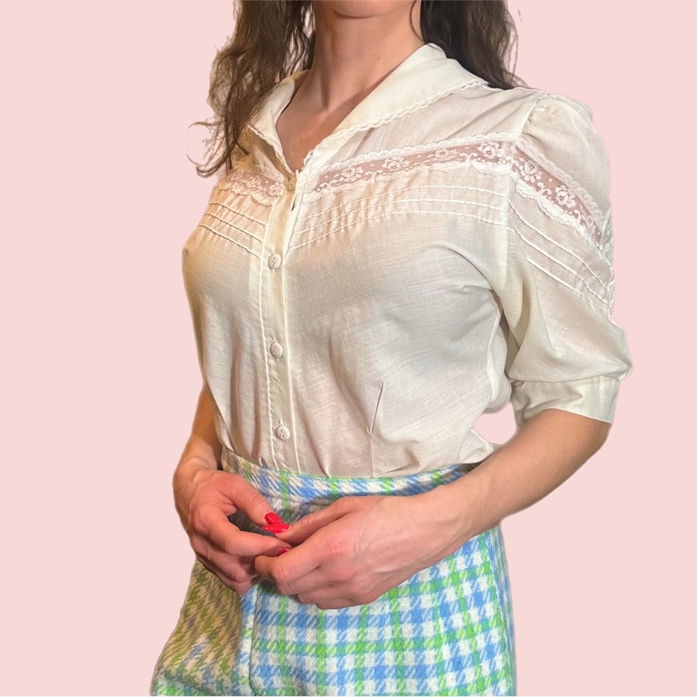 Authentic Vintage white Cinnamon Stick brand women's blouse